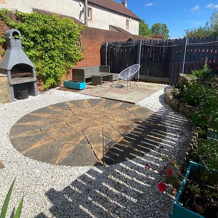 Cosy Cottage With Free Parking Close To Airport Edimburgo Exterior foto